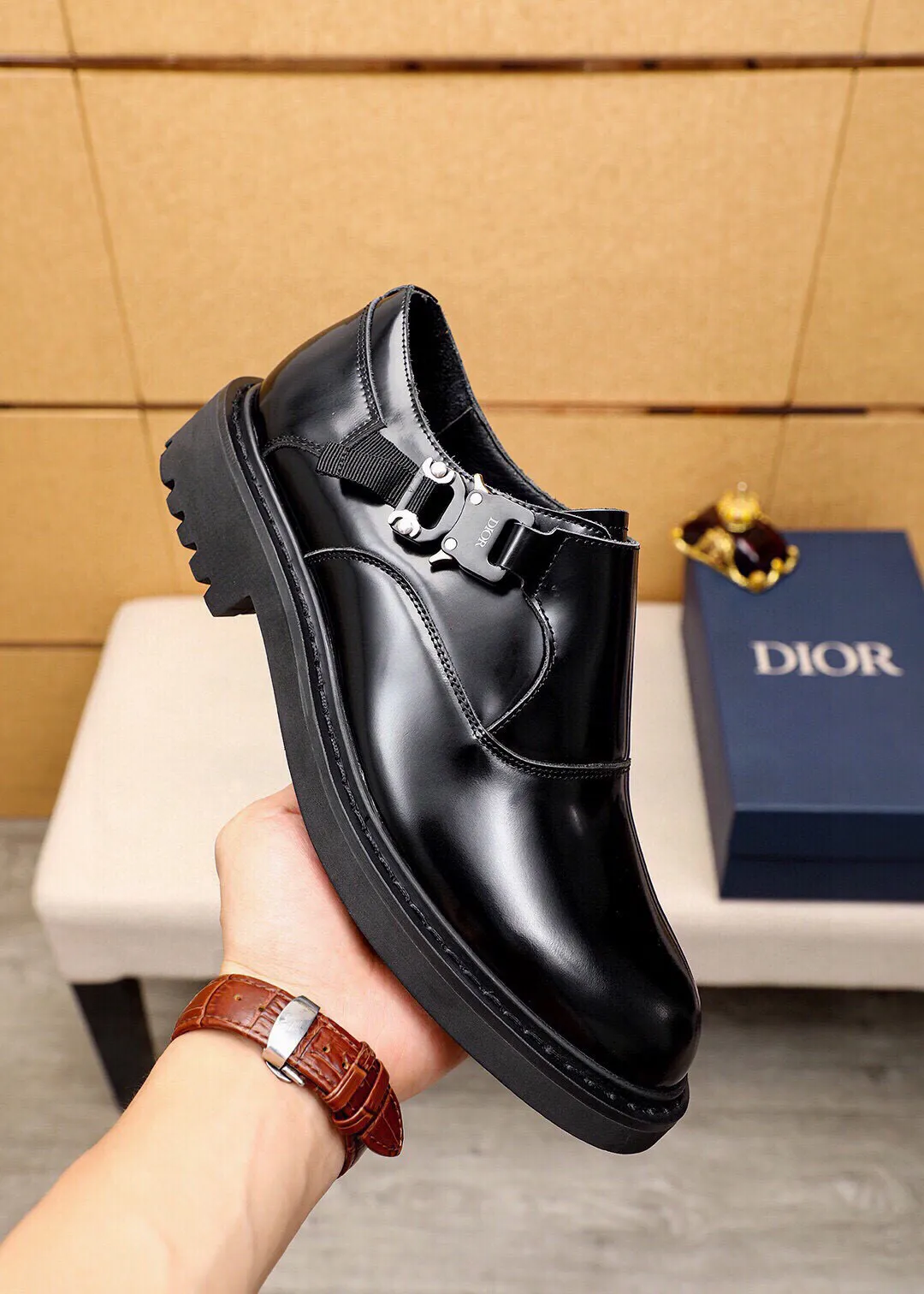 Men's men's shoes 💰600 💐"Dior" Dior 🇮🇹🇮🇹 counter synchronization Top purchasing agent 🔍🔍Men's 2⃣️0⃣️2⃣️5⃣️Business leather shoes Original open-edge beads imported from Italy, fully imported cow leather lining, sole: original T men's shoes 💰U outsole, exclusive movable molded sole, super comfortable, original factory follow-up goods, 🔍🔍high quality, can be entered and exited the counter at will, welcome to compare. Regular size 39-44 (customized at 38.45🉑️) 3 colors🉑️ to choose from